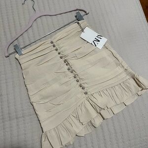 Zara Beige Ruffled Mini Skirt